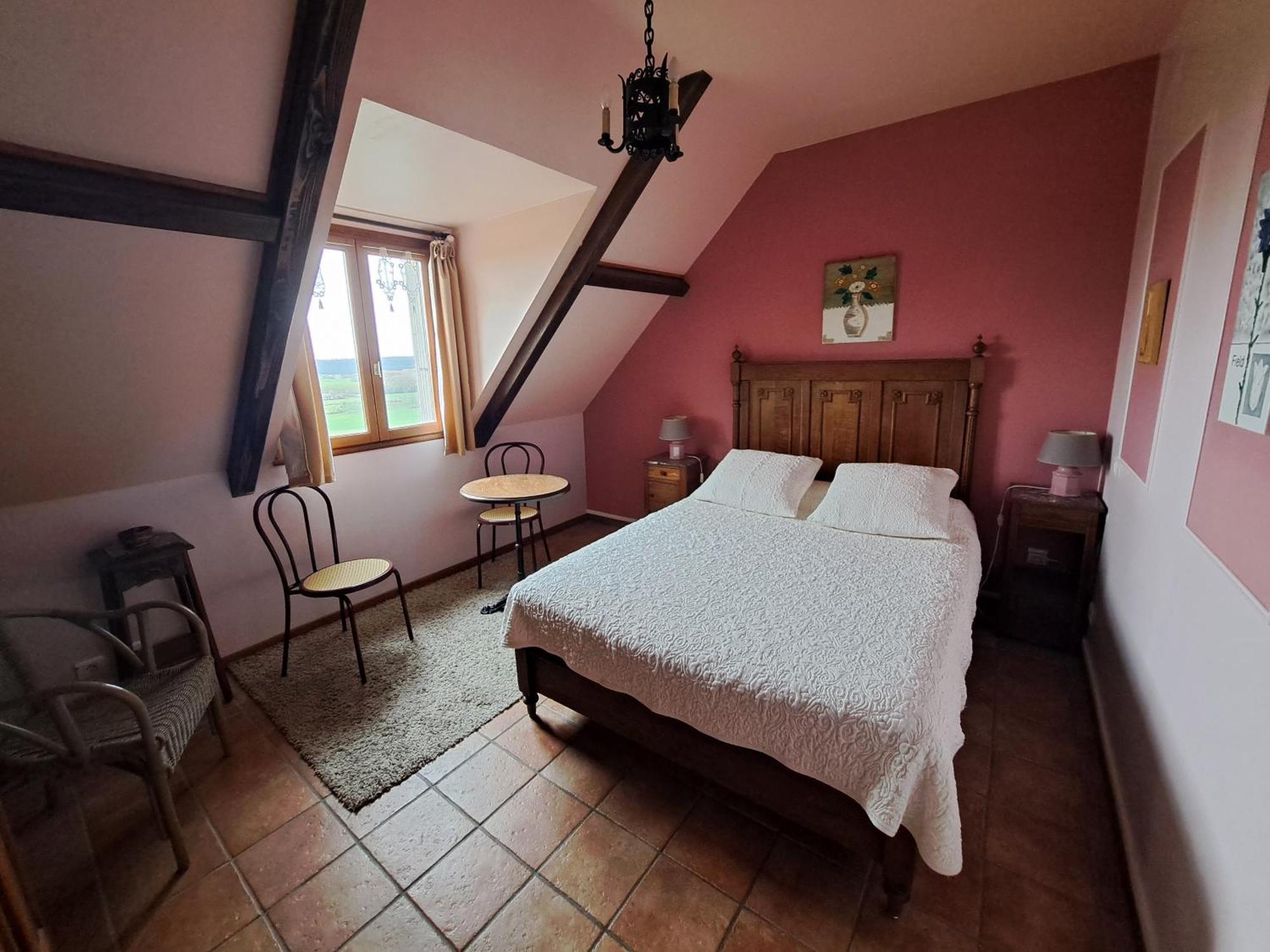 Location A Coucy Le Chateau ภายนอก รูปภาพ